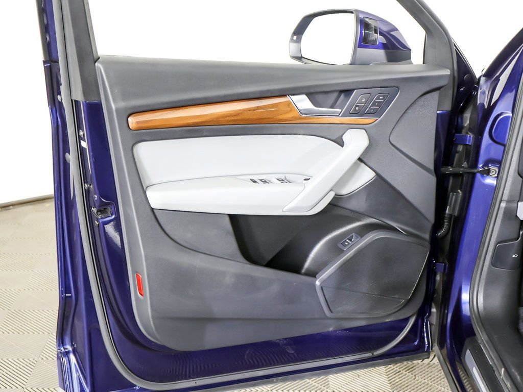 Used 2024 Audi Q5 2.0T Premium w/ Convenience Package image 23