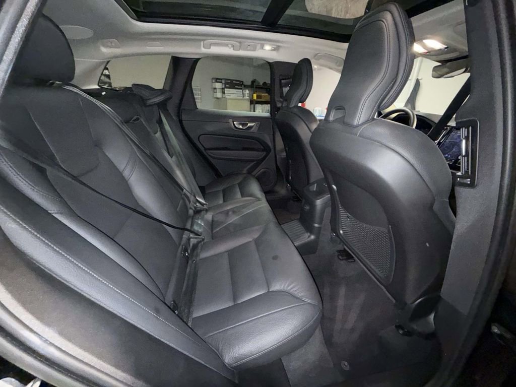Used 2023 Volvo XC60 T8 Plus w/ Climate Package image 16