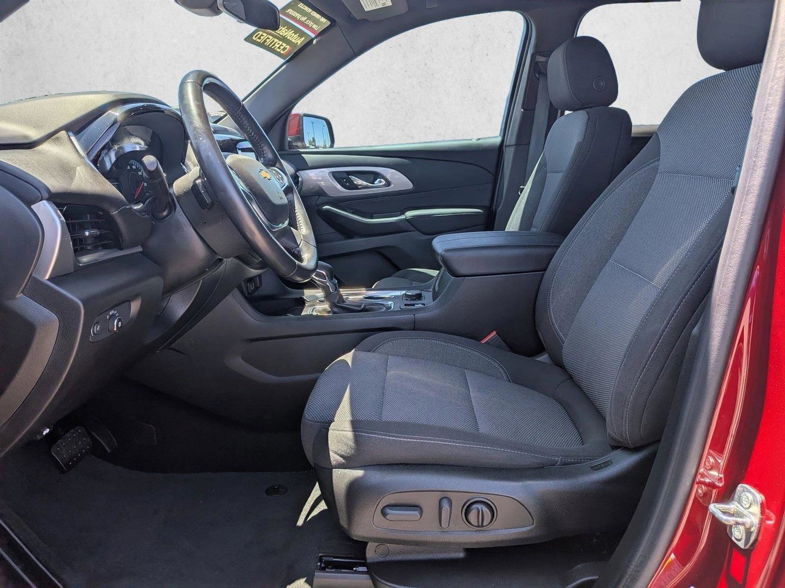 Used 2022 Chevrolet Traverse LT FWD image 21