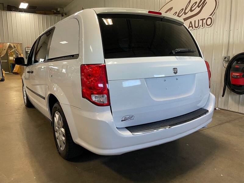 Used 2014 RAM C/V Tradesman FWD image 3