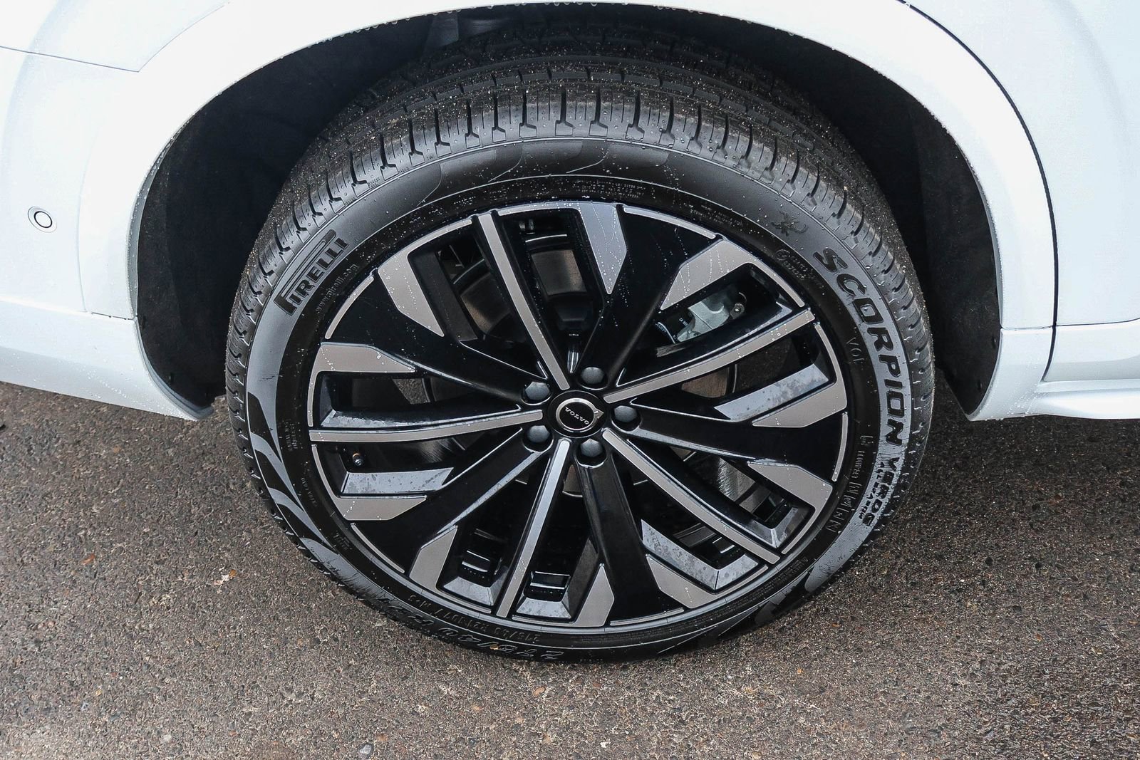 New 2026 Volvo XC90 T8 Ultra w/ Protection Package Premier image 13