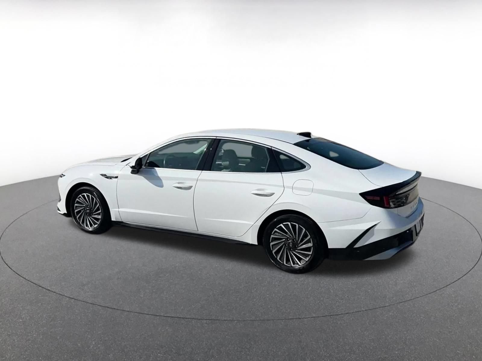 Used 2025 Hyundai Sonata SEL FWD image 10