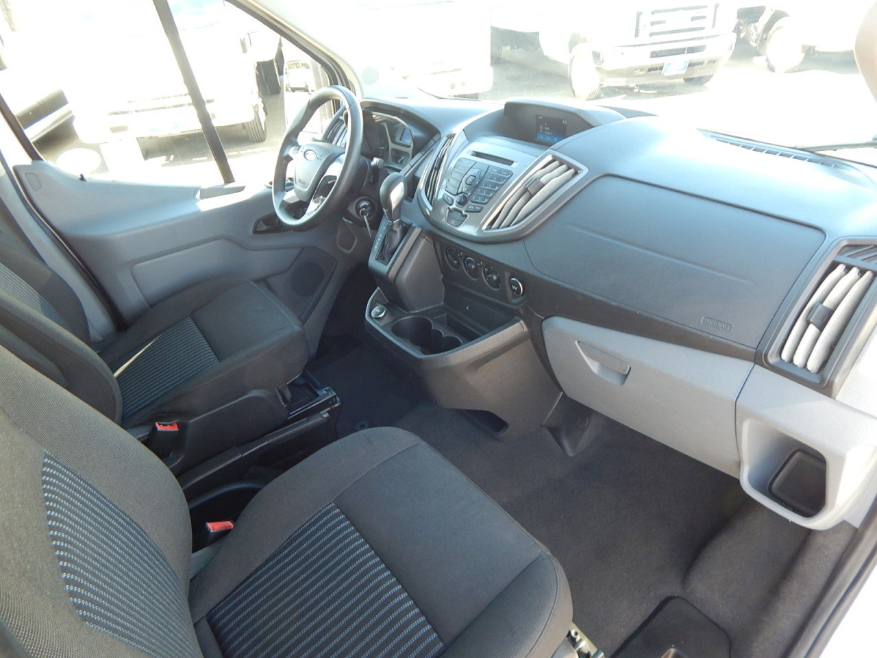 Used 2017 Ford Transit 350 XLT image 14