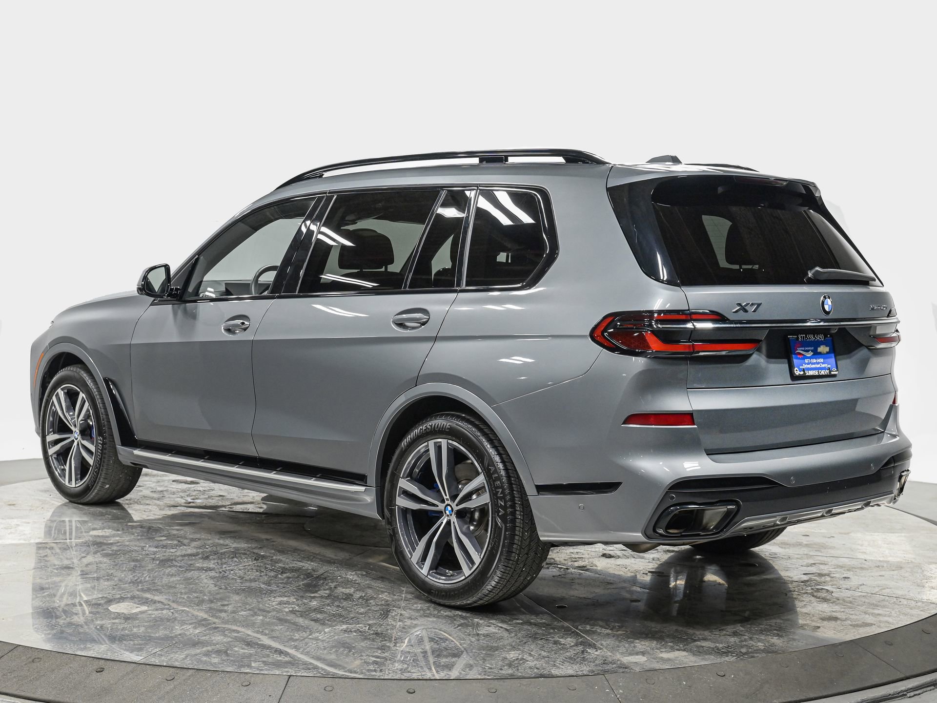 Used 2023 BMW X7 xDrive40i w/ Executive Package image 4