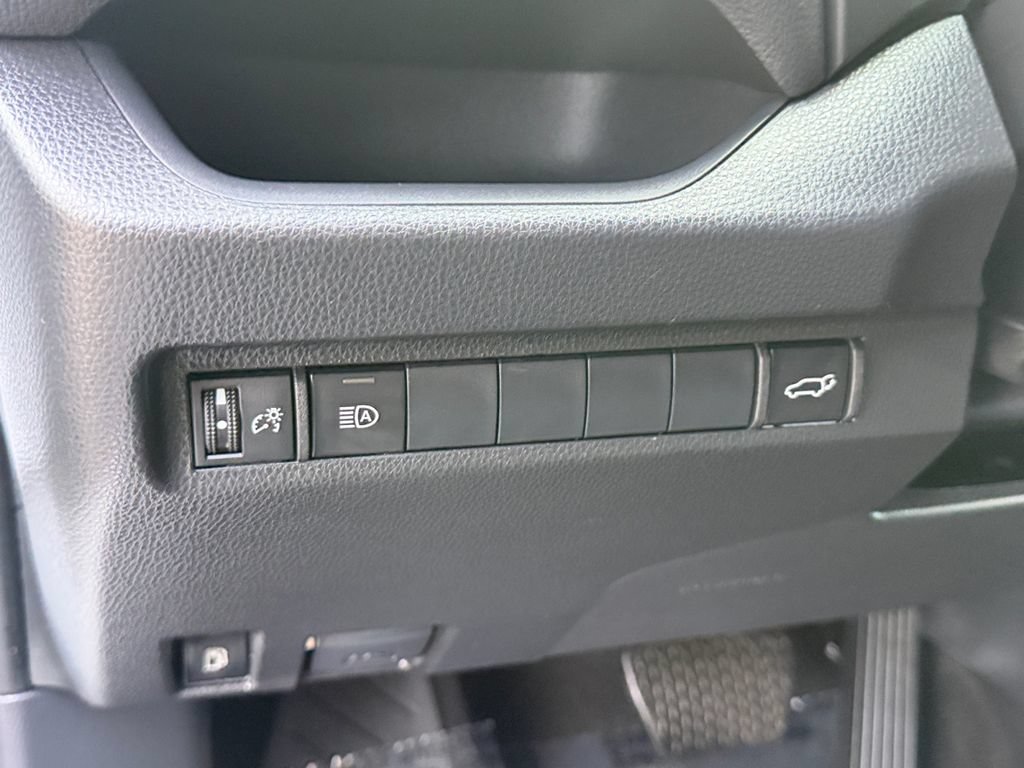 Used 2024 Toyota RAV4 XLE w/ Convenience Package AWD/4WD image 30