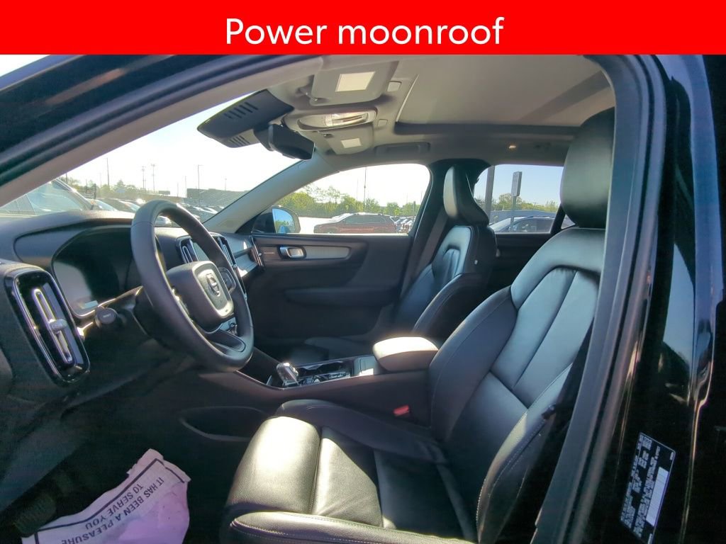 Used 2023 Volvo XC40 B5 Plus image 6