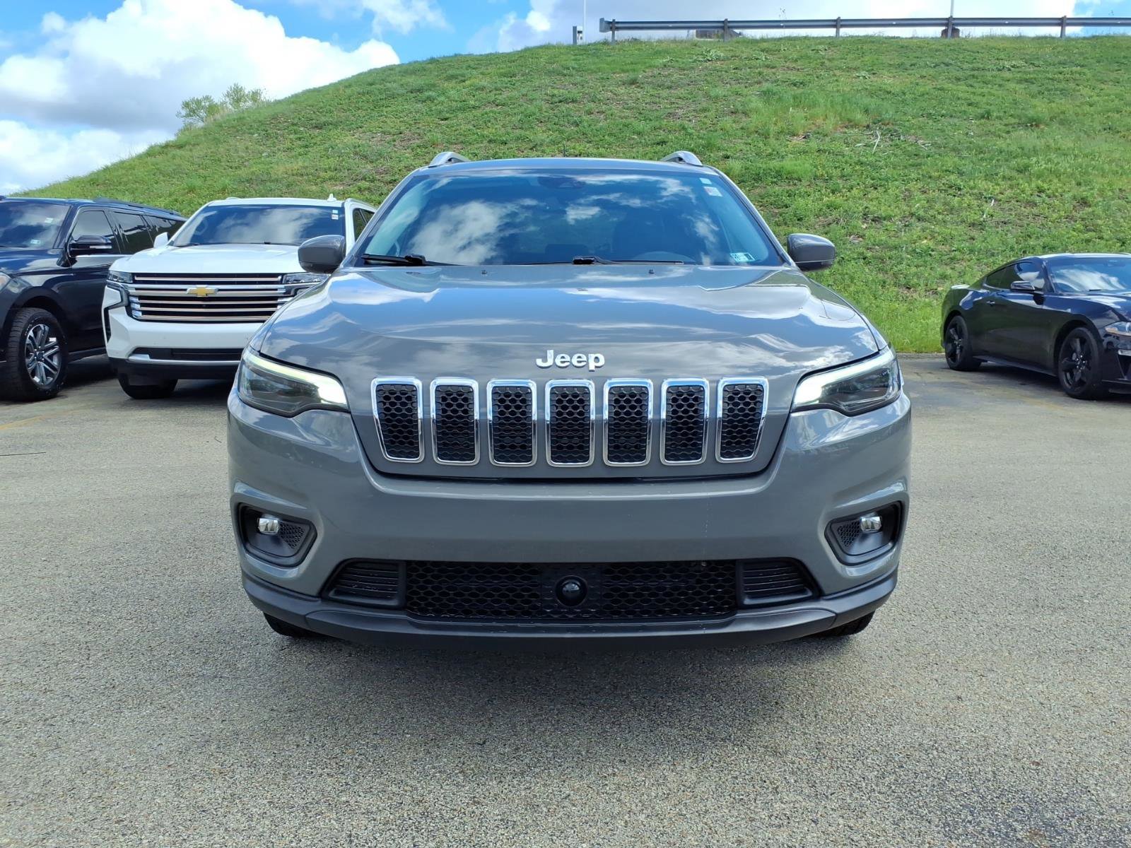 Used 2021 Jeep Cherokee Latitude Lux w/ Sun & Sound Group image 2