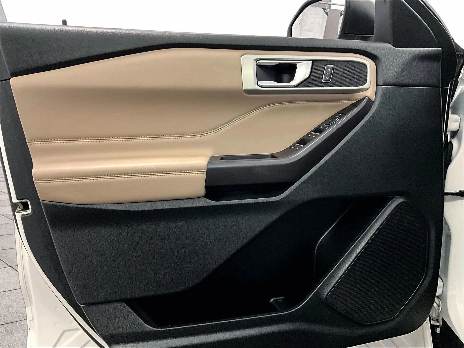 Certified 2020 Ford Explorer XLT w/ Equipment Group 202A image 22