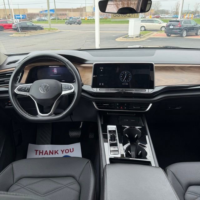 Used 2025 Volkswagen Atlas SE AWD/4WD image 15