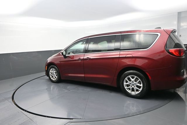 Used 2022 Chrysler Voyager LX FWD image 85