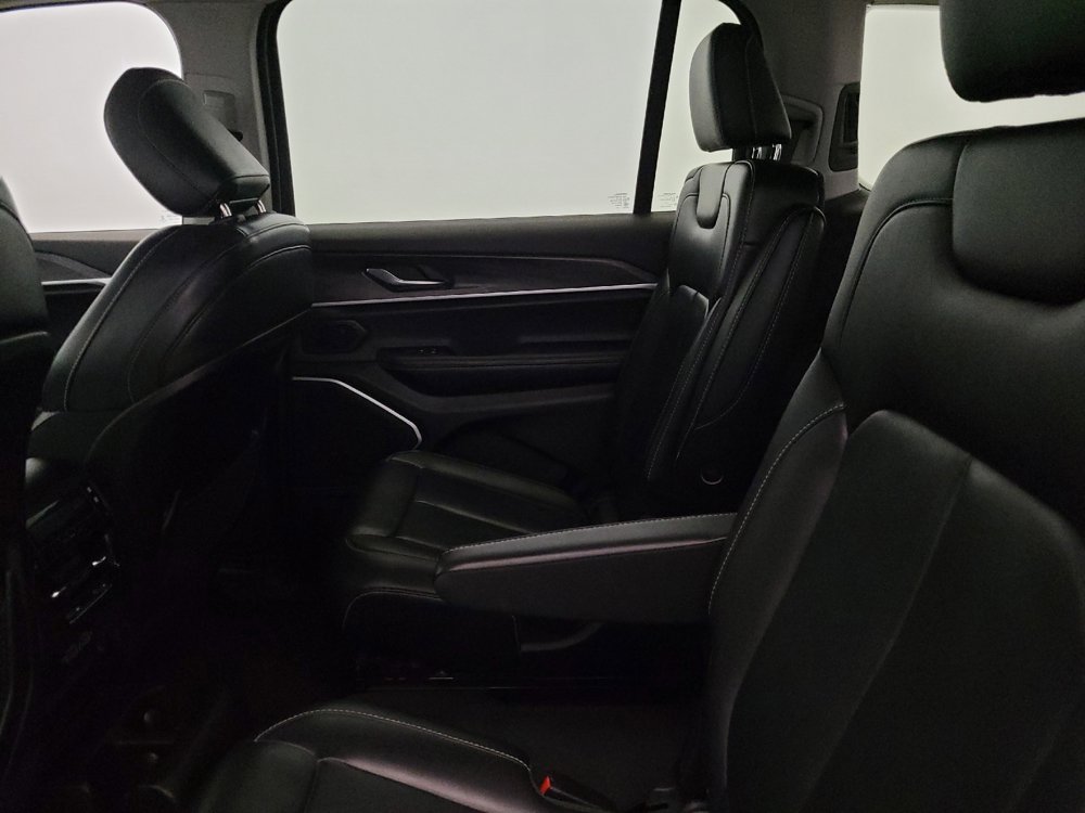 Used 2022 Jeep Grand Cherokee L Limited AWD/4WD image 18