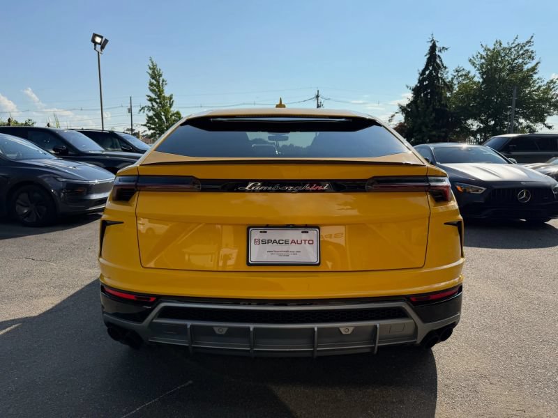 Used 2019 Lamborghini Urus AWD/4WD image 6