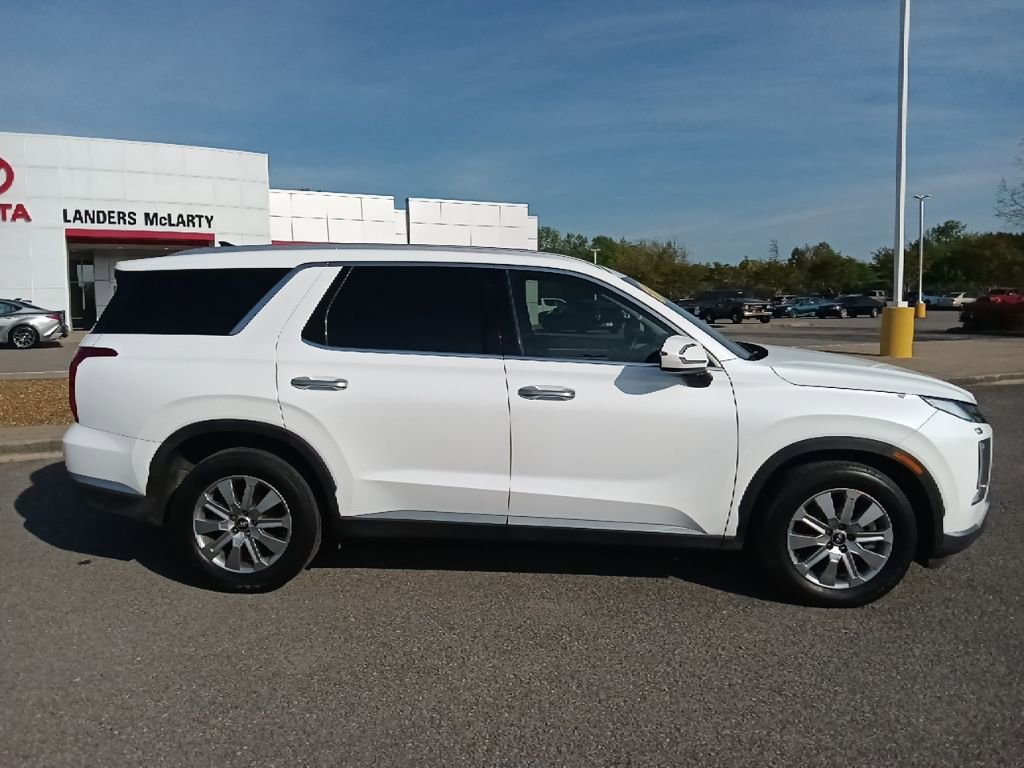 Used 2023 Hyundai Palisade SEL AWD/4WD image 2