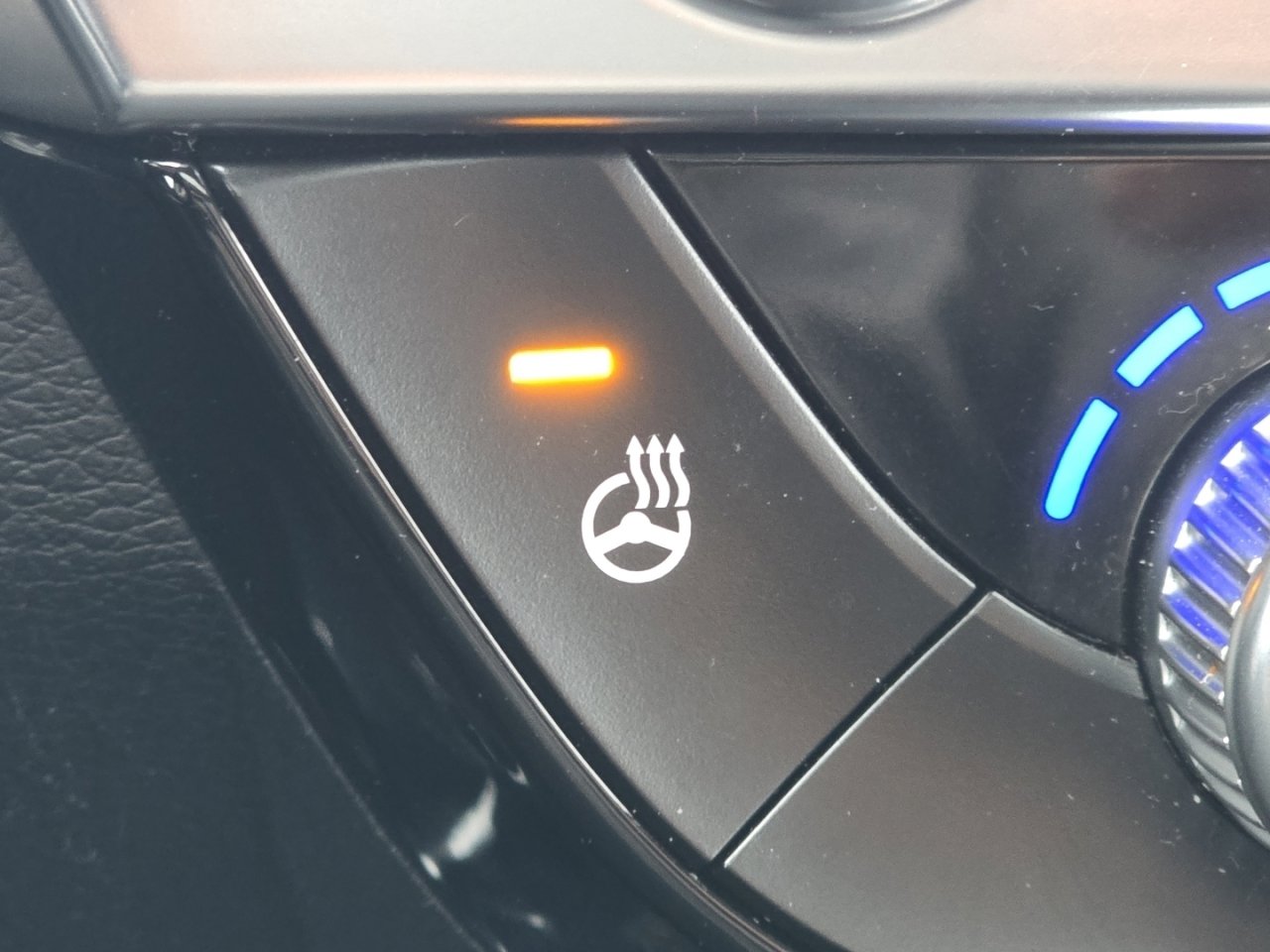 Used 2022 Kia Telluride SX w/ SX Prestige Package image 8