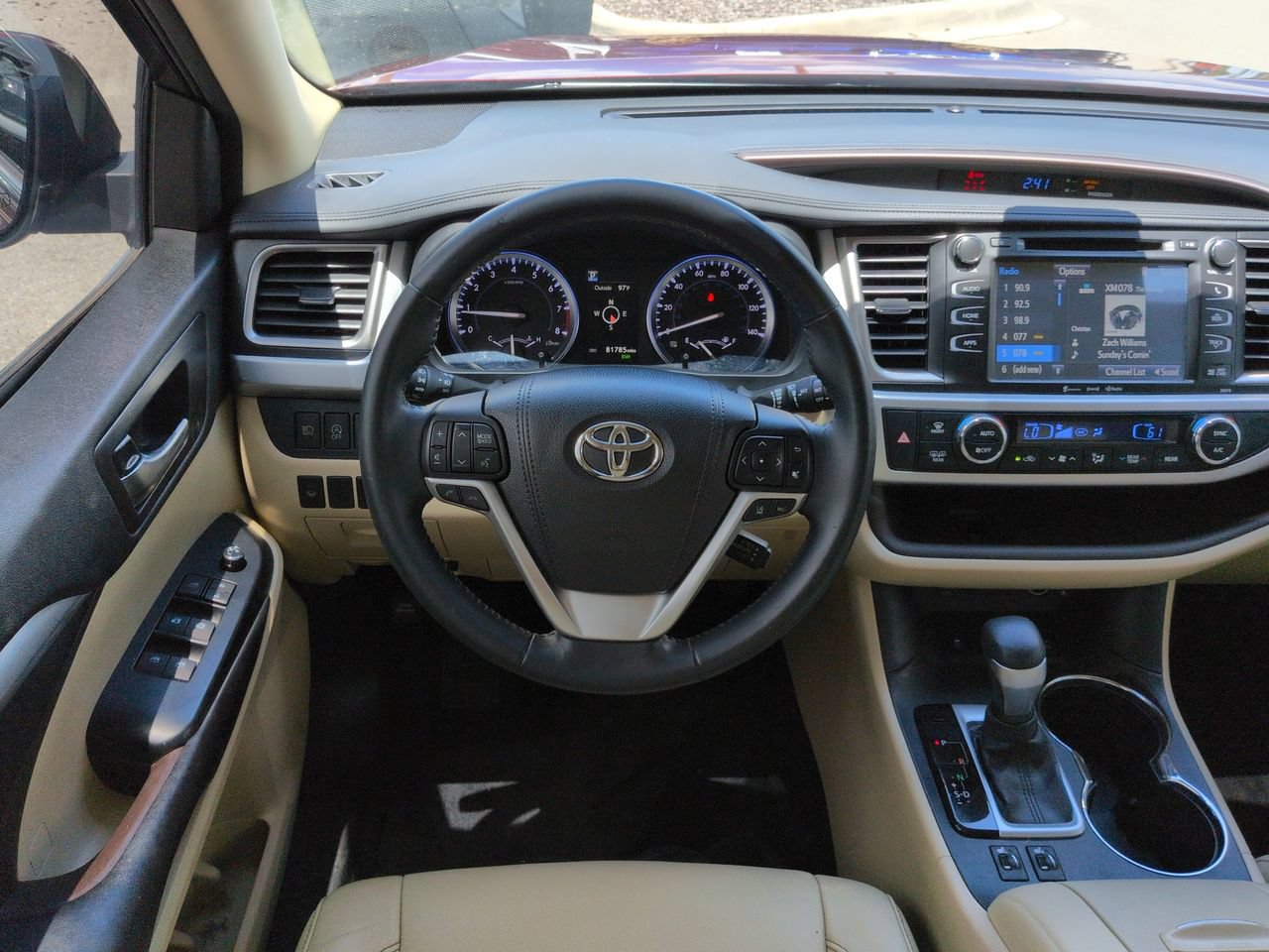 Used 2017 Toyota Highlander XLE w/ Carpet Mat Package AWD/4WD image 16