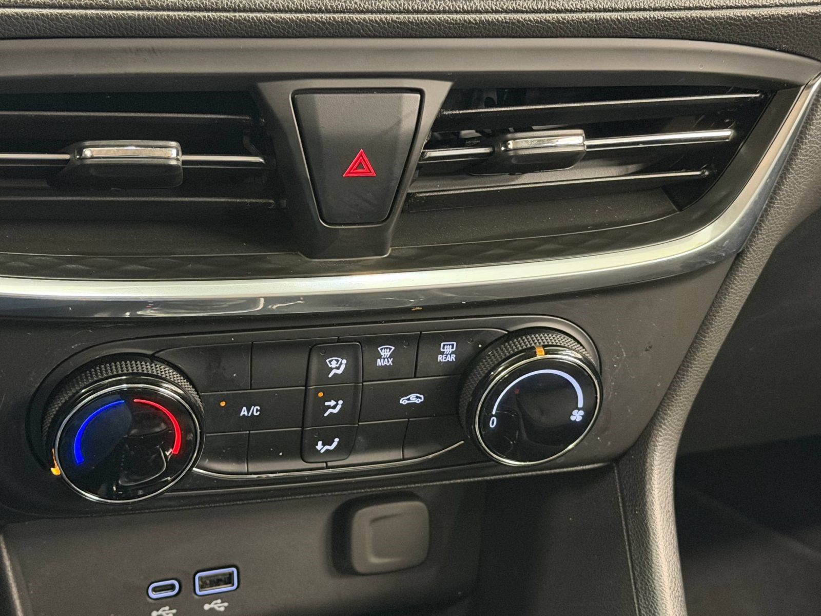 Used 2024 Buick Encore GX Preferred FWD image 26
