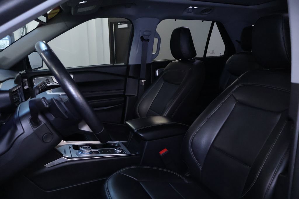 Used 2021 Ford Explorer Limited image 16