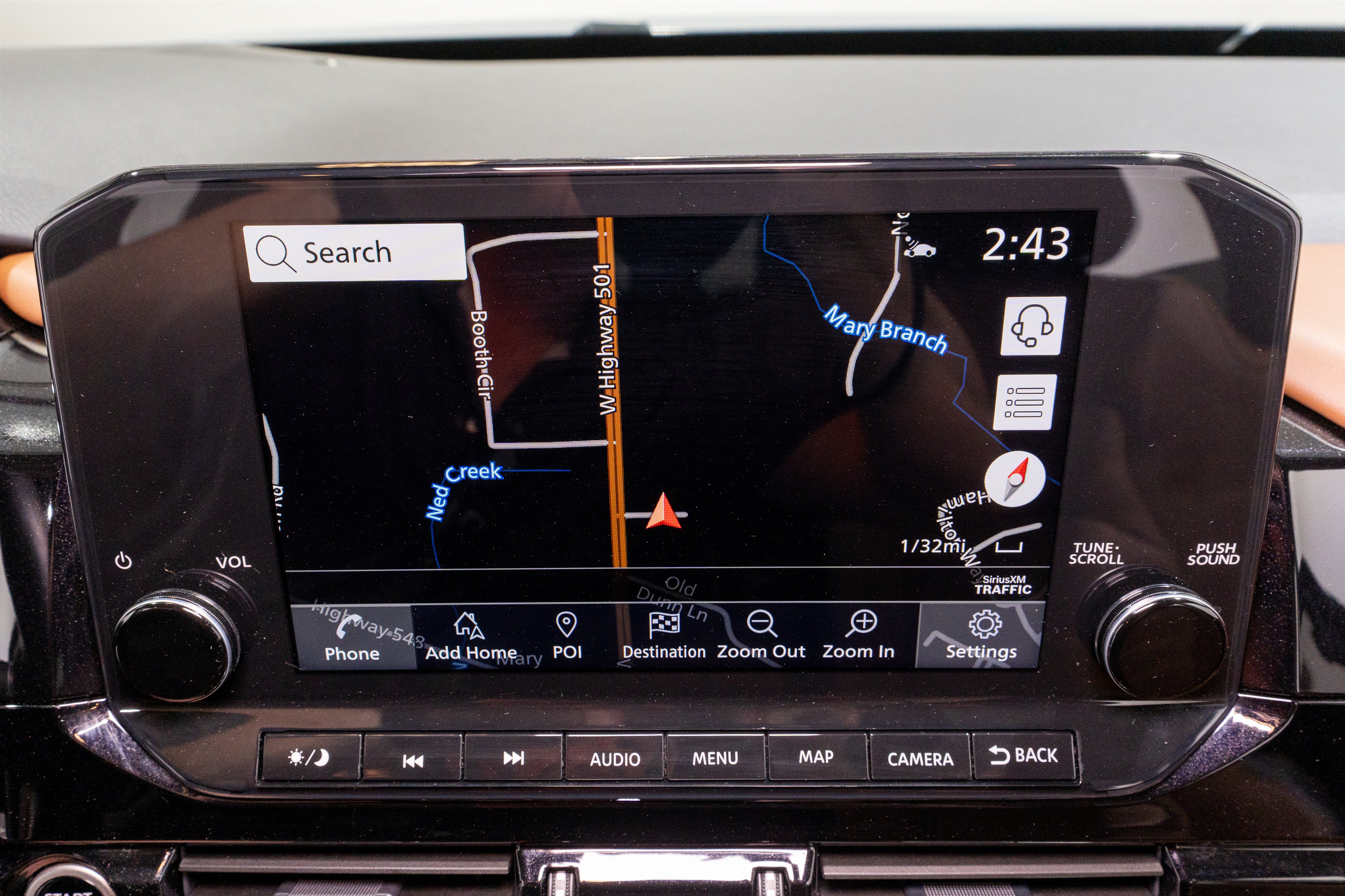 Used 2023 Nissan Pathfinder Platinum FWD image 18