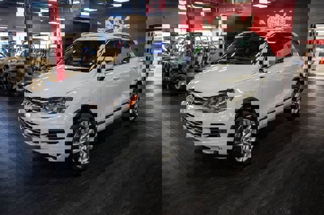 Used 2013 Volkswagen Touareg Executive image 2