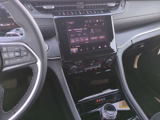 New 2025 Jeep Grand Cherokee L Altitude image 30