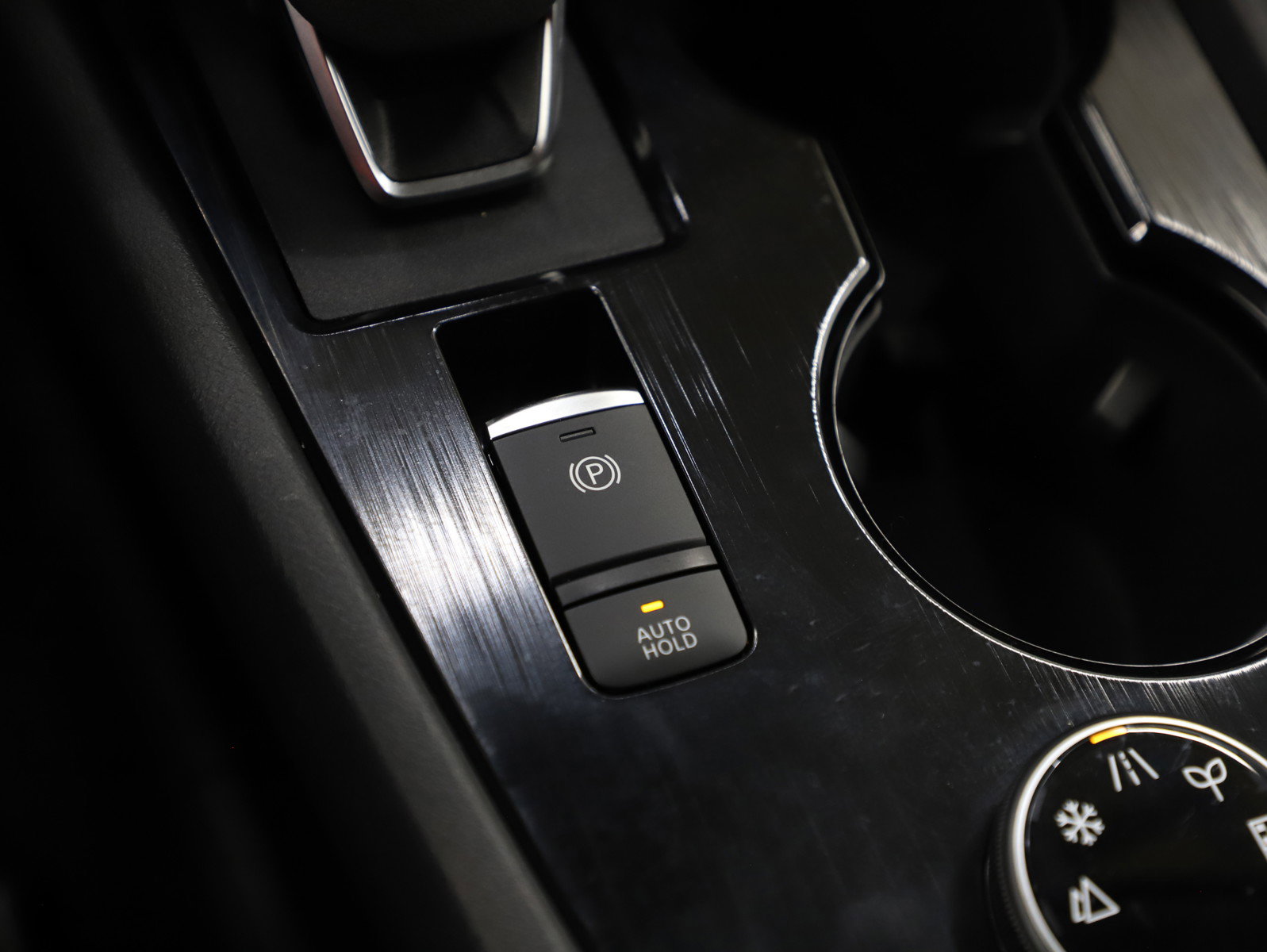 Used 2025 Nissan Rogue SV image 26