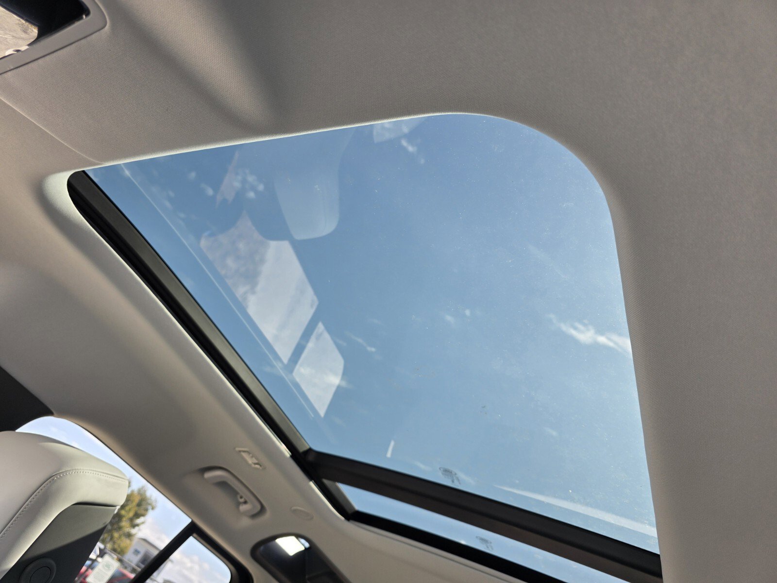 Used 2026 Land Rover Defender 110 S image 12