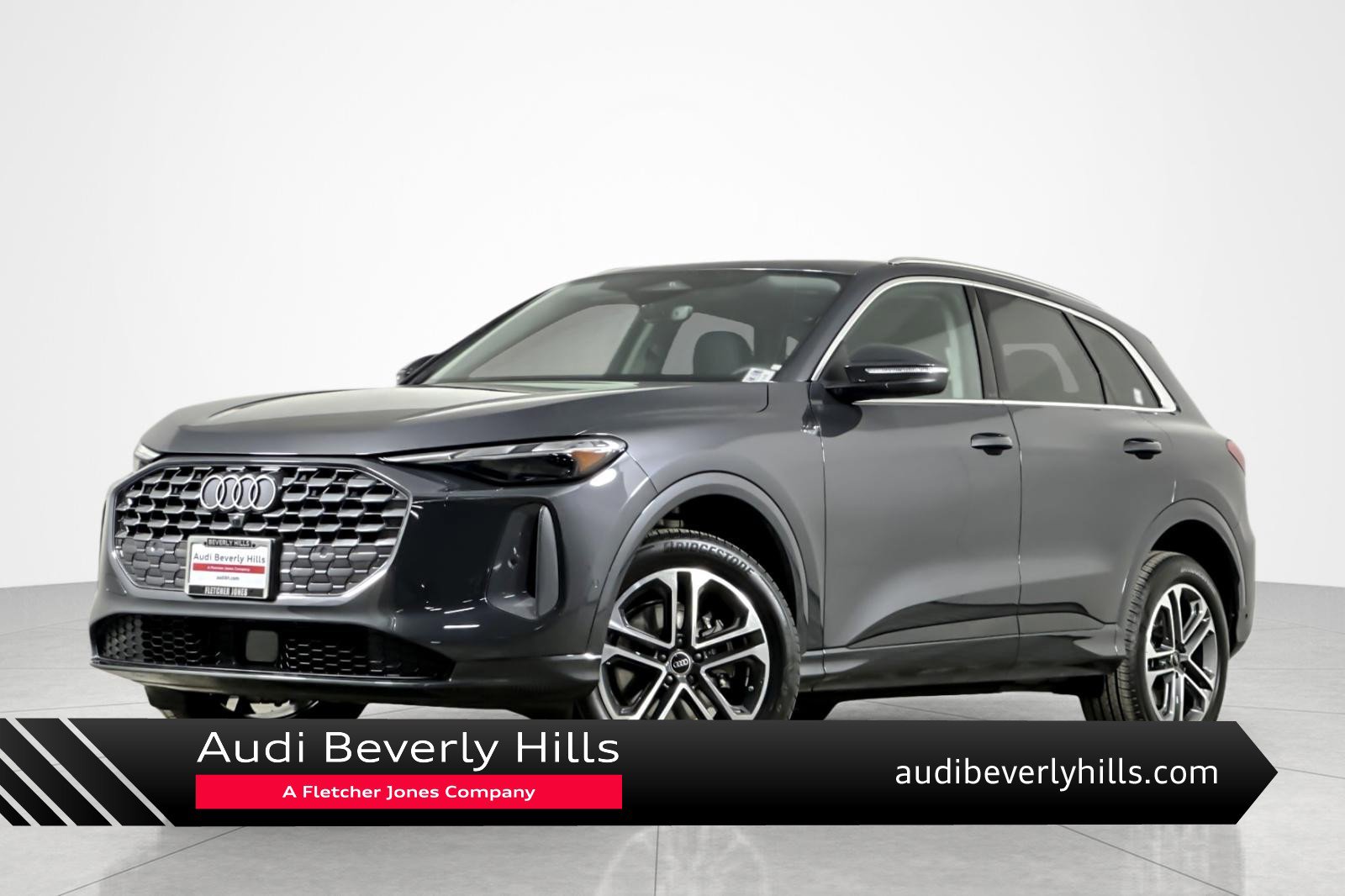 Used 2025 Audi Q5 Premium w/ Convenience Package image 1