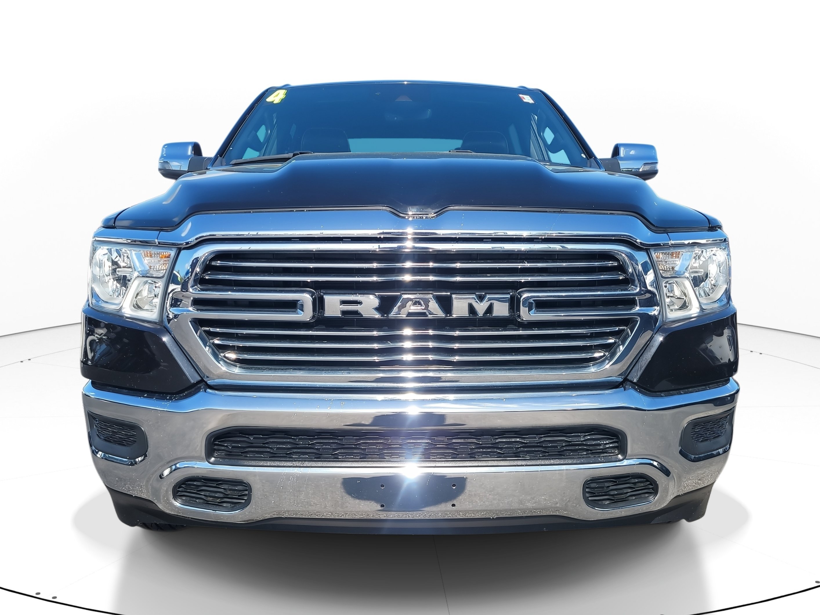 Used 2024 RAM 1500 Laramie AWD/4WD image 2