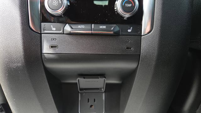 New 2026 GMC Yukon Denali w/ Sun & Power Step Package image 26