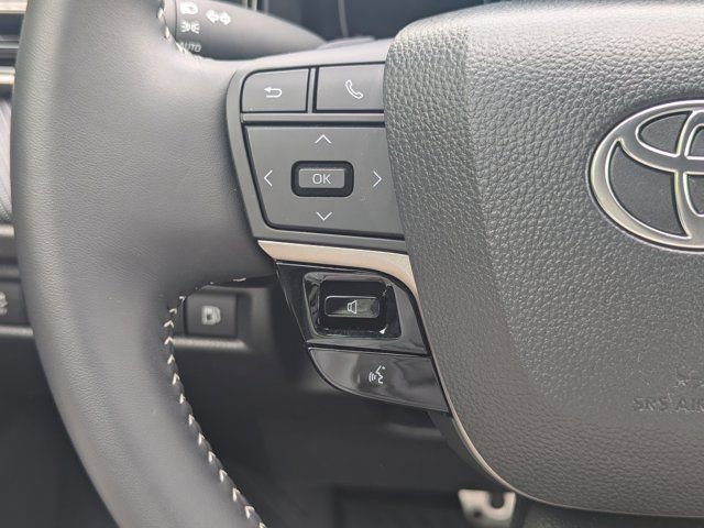 Used 2025 Toyota Camry SE w/ Convenience Package FWD image 21