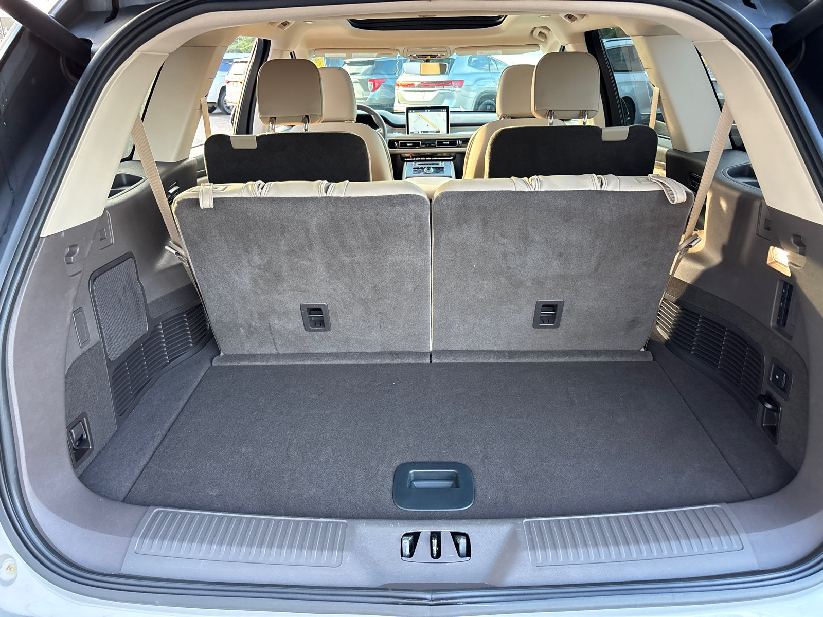 Certified 2024 Lincoln Aviator AWD w/ Premium Package image 9