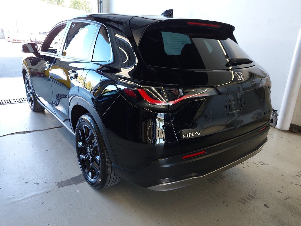 Used 2024 Honda HR-V Sport image 3