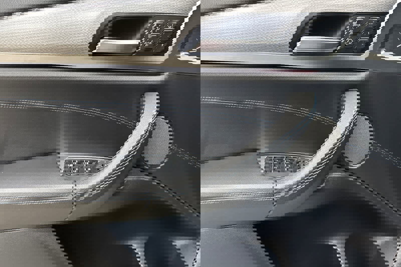 Used 2018 BMW X3 M40i w/ Premium Package image 12