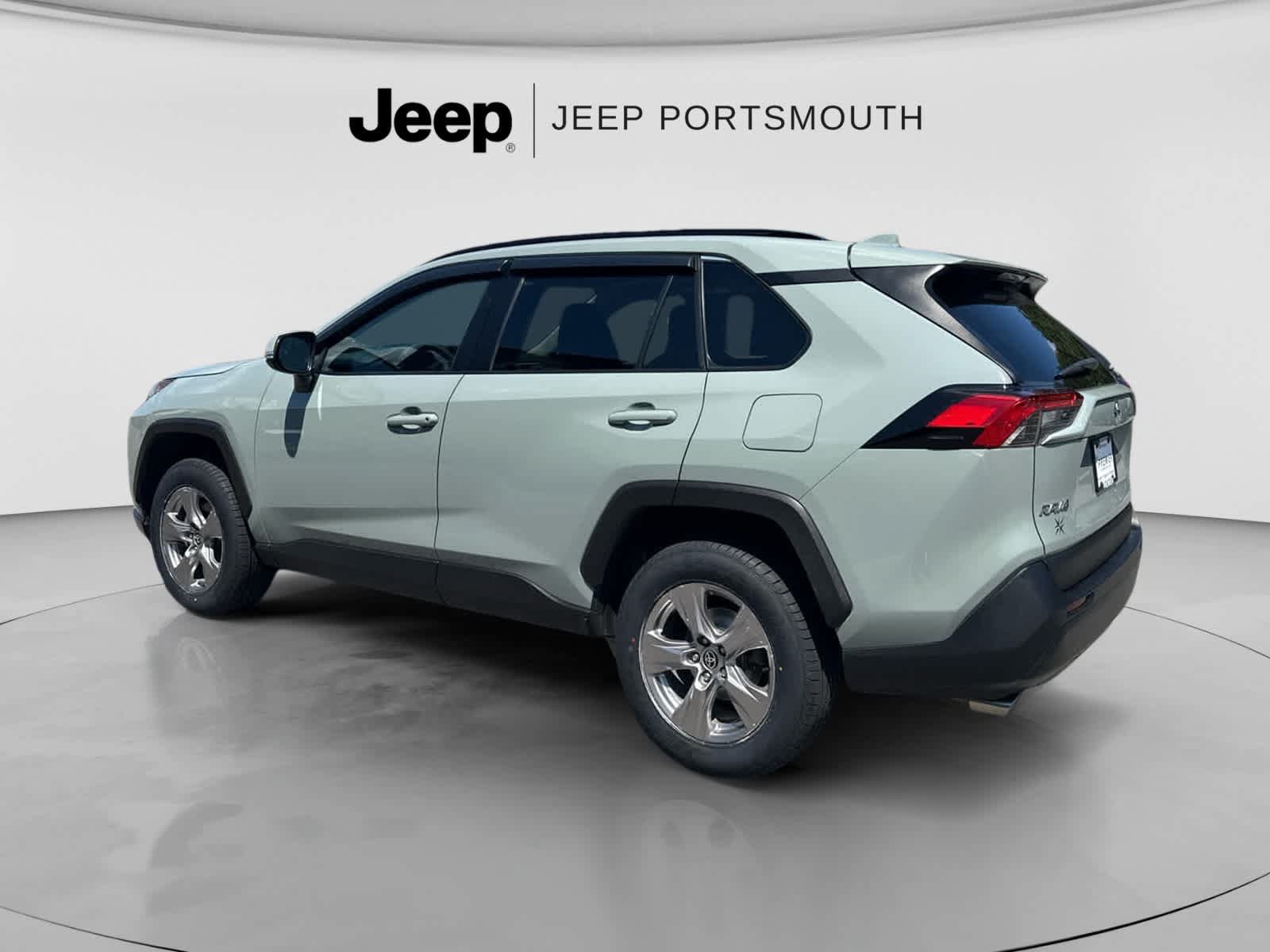 Used 2022 Toyota RAV4 XLE w/ Convenience Package AWD/4WD image 6
