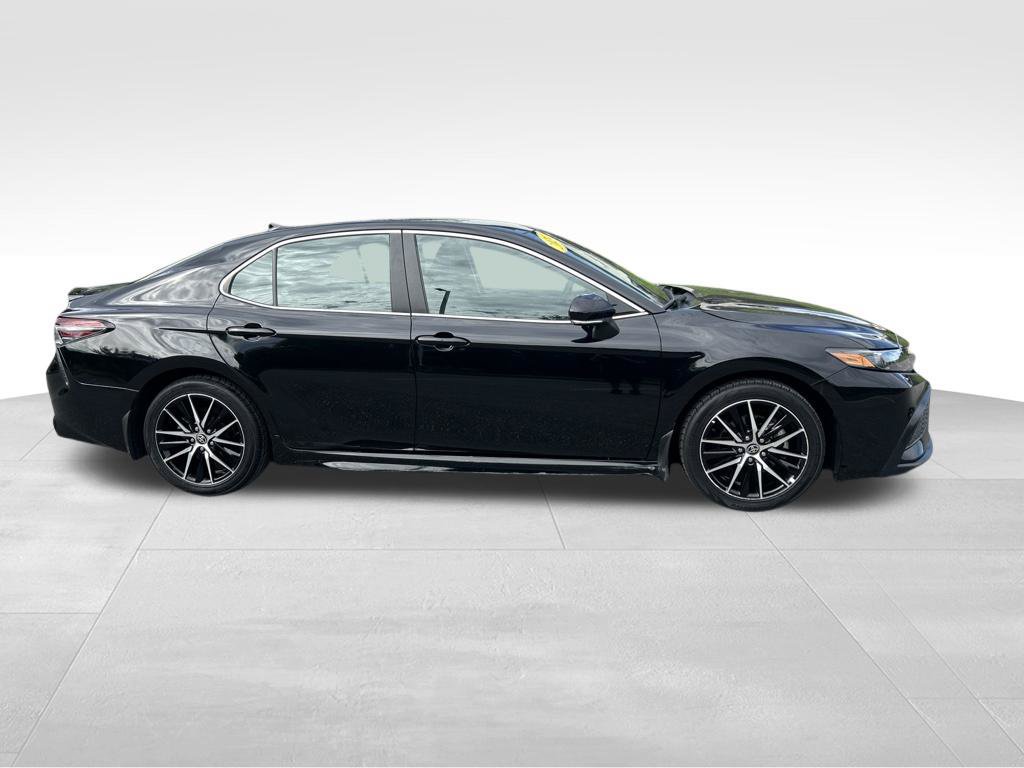 Used 2024 Toyota Camry SE FWD image 6