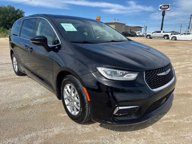 Used 2024 Chrysler Pacifica Touring-L FWD image 8
