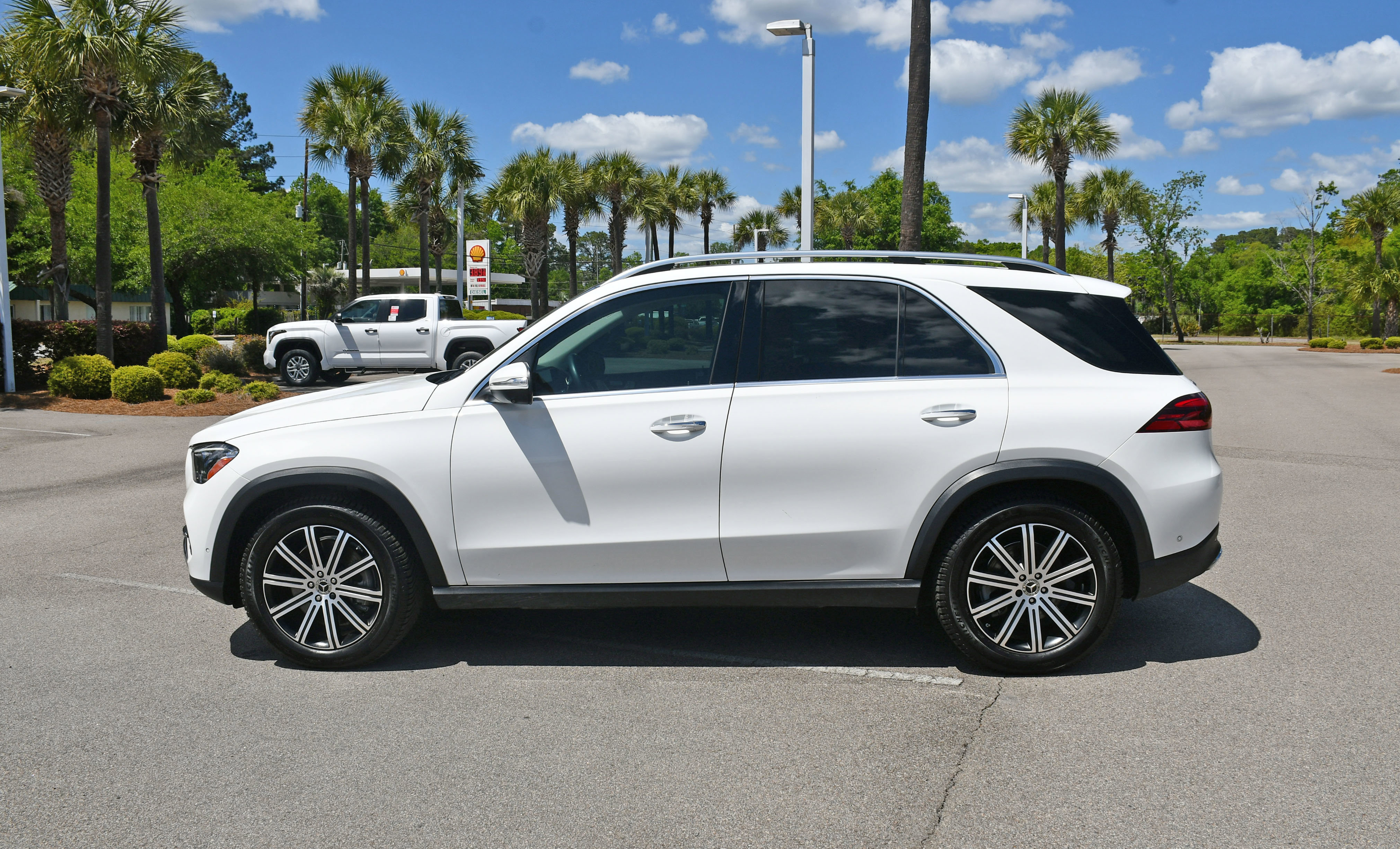 Used 2024 Mercedes-Benz GLE 450 4MATIC image 5