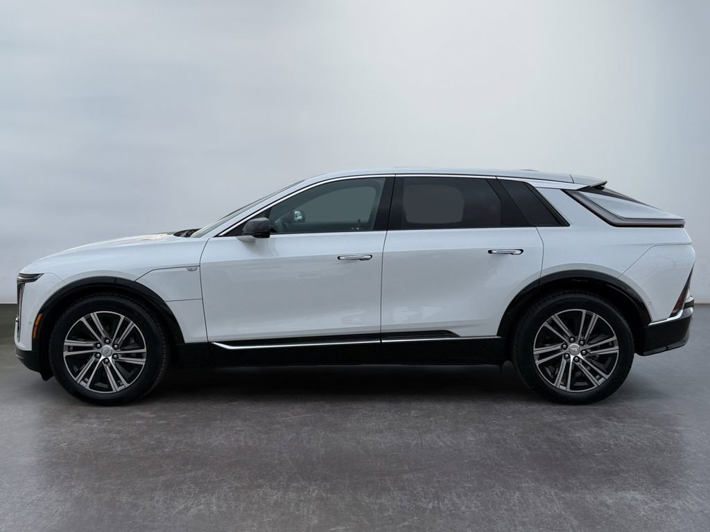 Used 2024 Cadillac Lyriq Luxury image 6