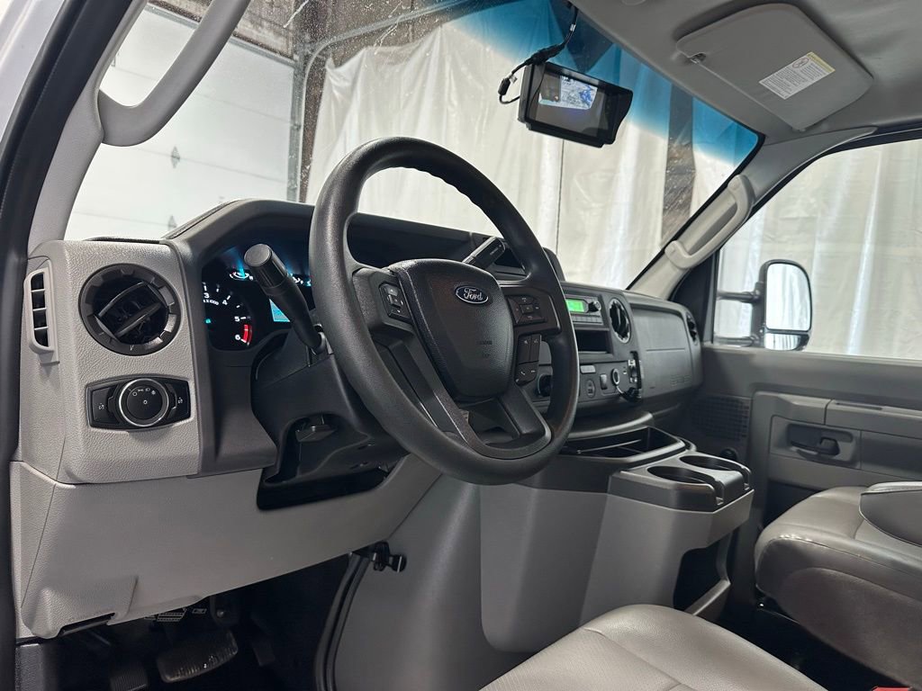 Used 2024 Ford E-350 and Econoline 350 Super Duty image 16