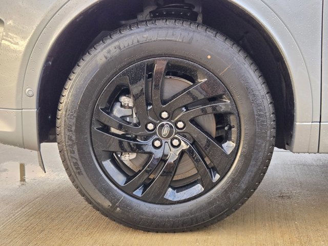 Used 2025 Land Rover Discovery Sport S image 25