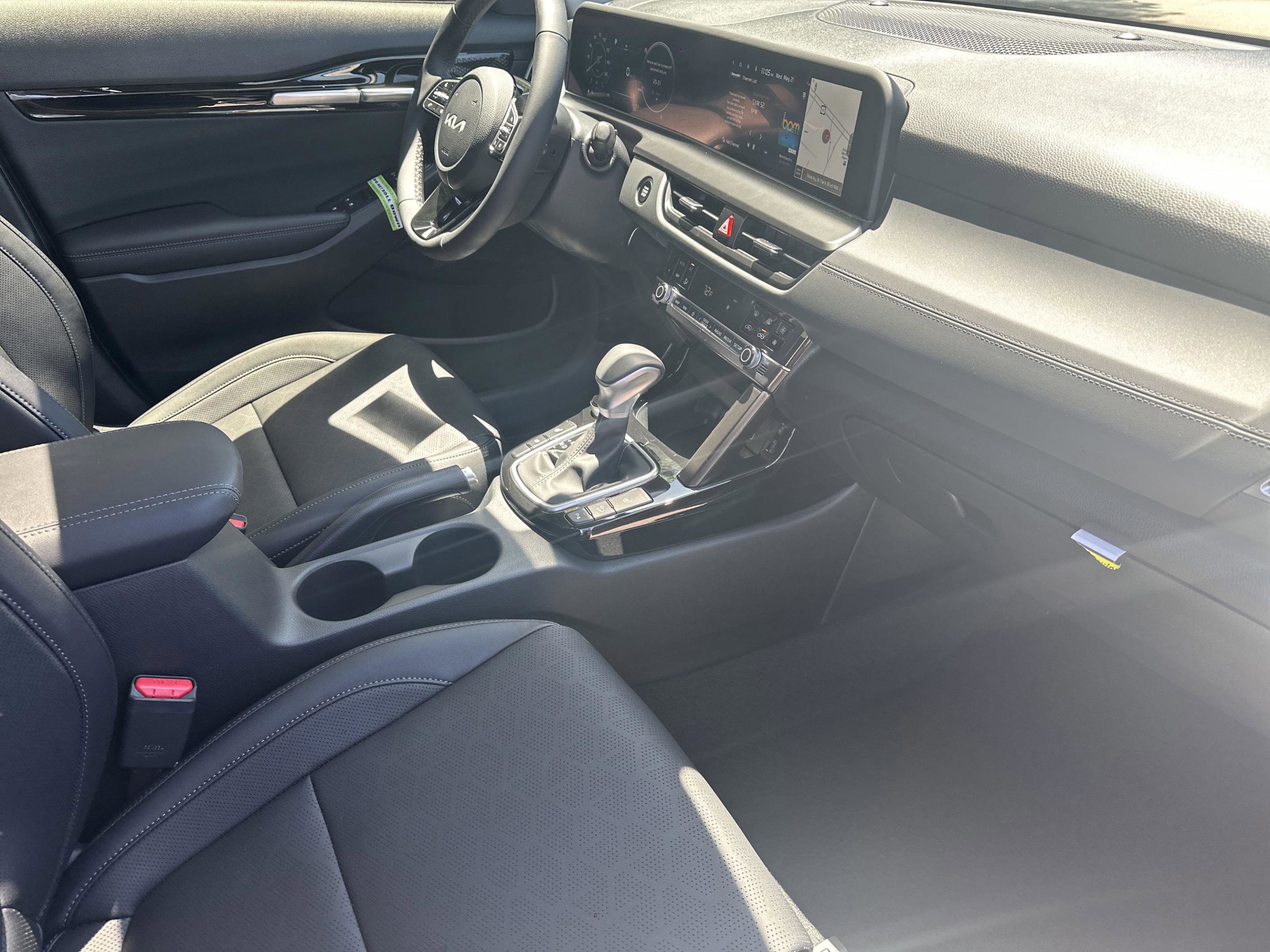 Used 2025 Kia Seltos EX w/ EX Sunroof Package image 39