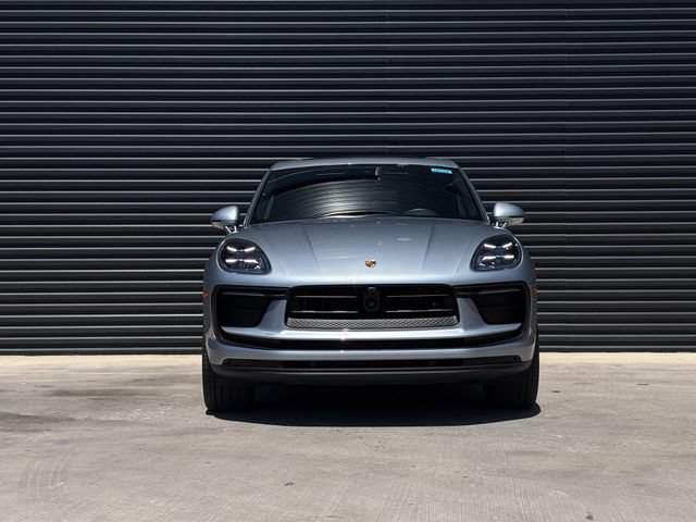 Certified 2026 Porsche Macan AWD/4WD image 10