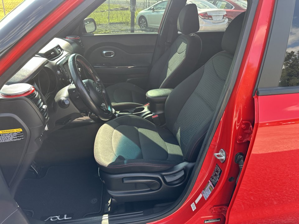 Used 2019 Kia Soul + image 15