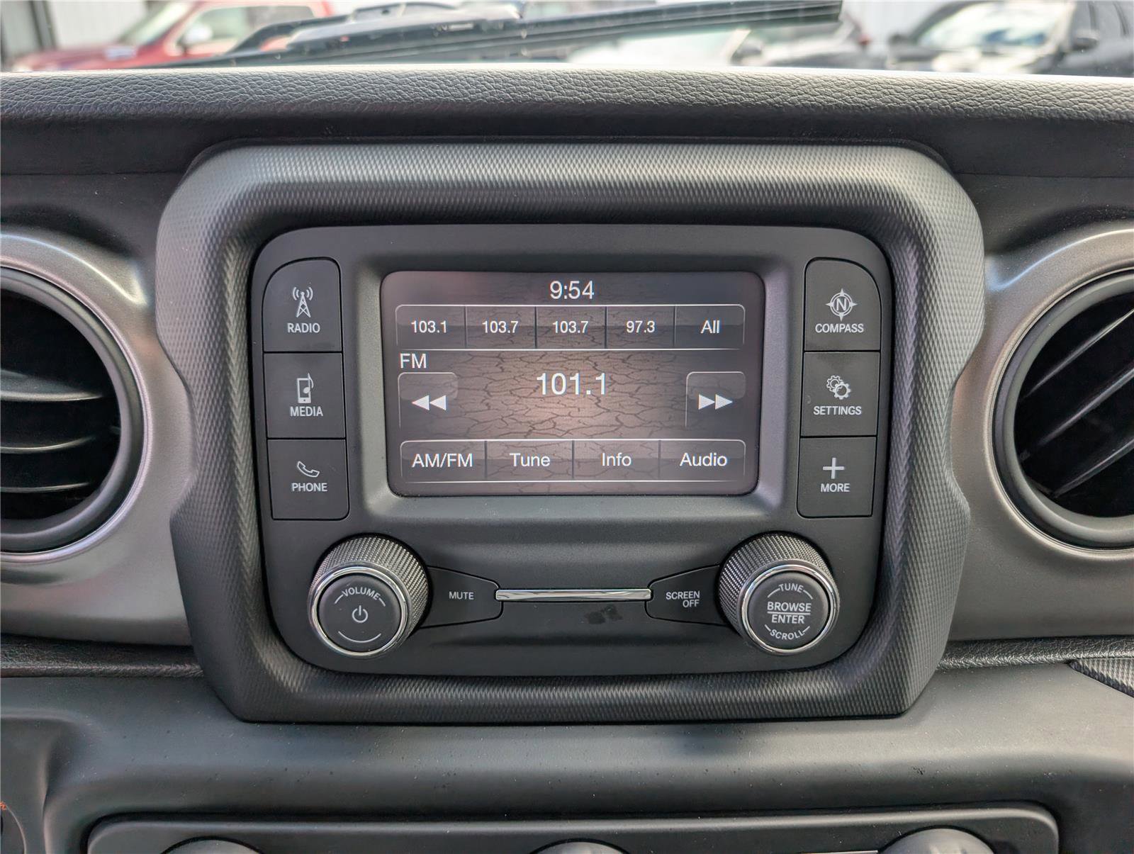 Used 2021 Jeep Gladiator Sport image 22