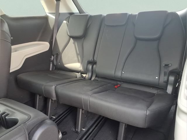 Used 2024 Kia Carnival EX FWD image 21