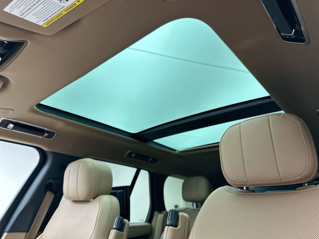 Used 2024 Land Rover Range Rover SE image 12