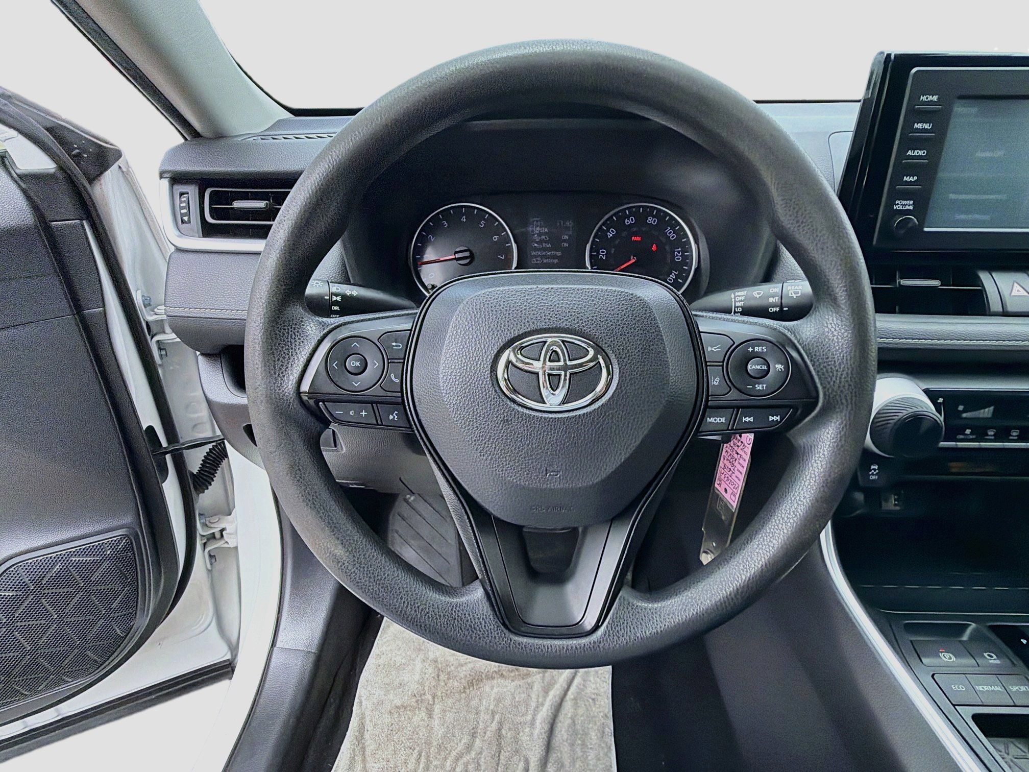 Used 2019 Toyota RAV4 LE FWD image 36