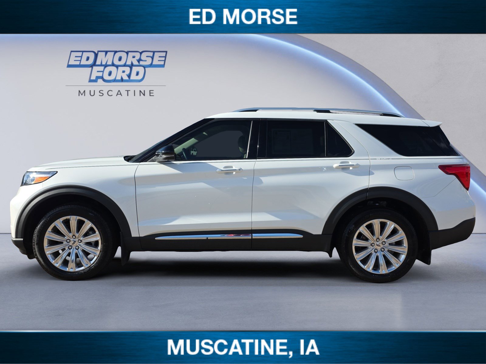 Certified 2022 Ford Explorer Limited w/ Equipment Group 301A AWD/4WD image 2