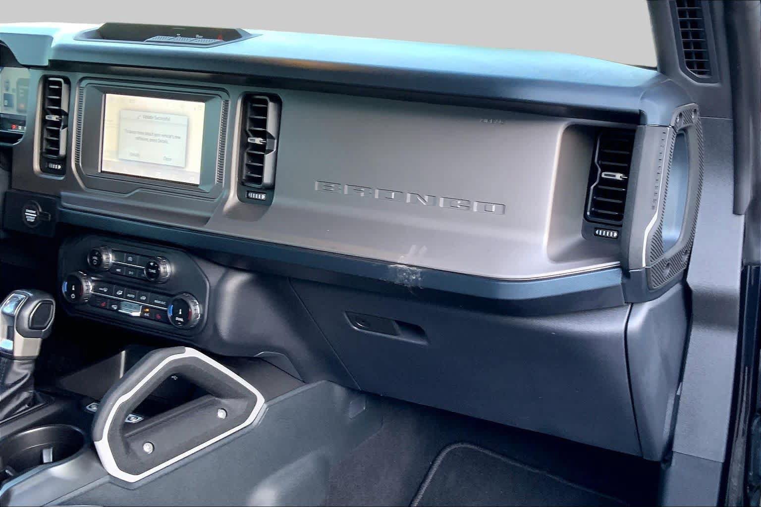 Used 2022 Ford Bronco Outer Banks AWD/4WD image 16