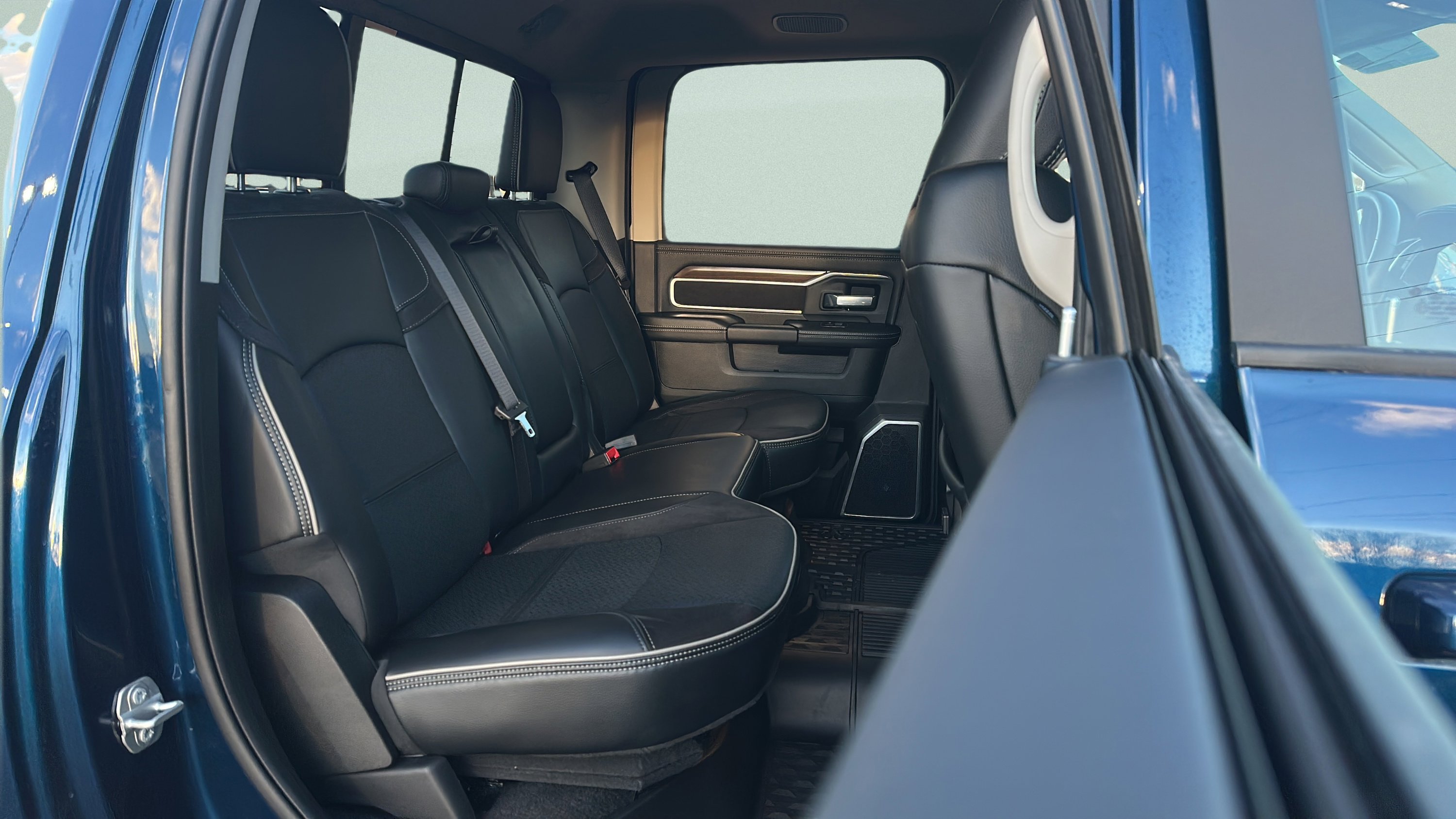 Used 2024 RAM 2500 Laramie w/ Off Road Package image 48